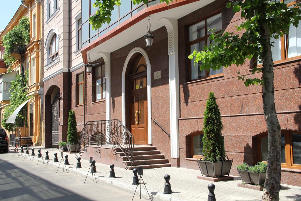 Apartment In Center Of Odessa Exterior photo